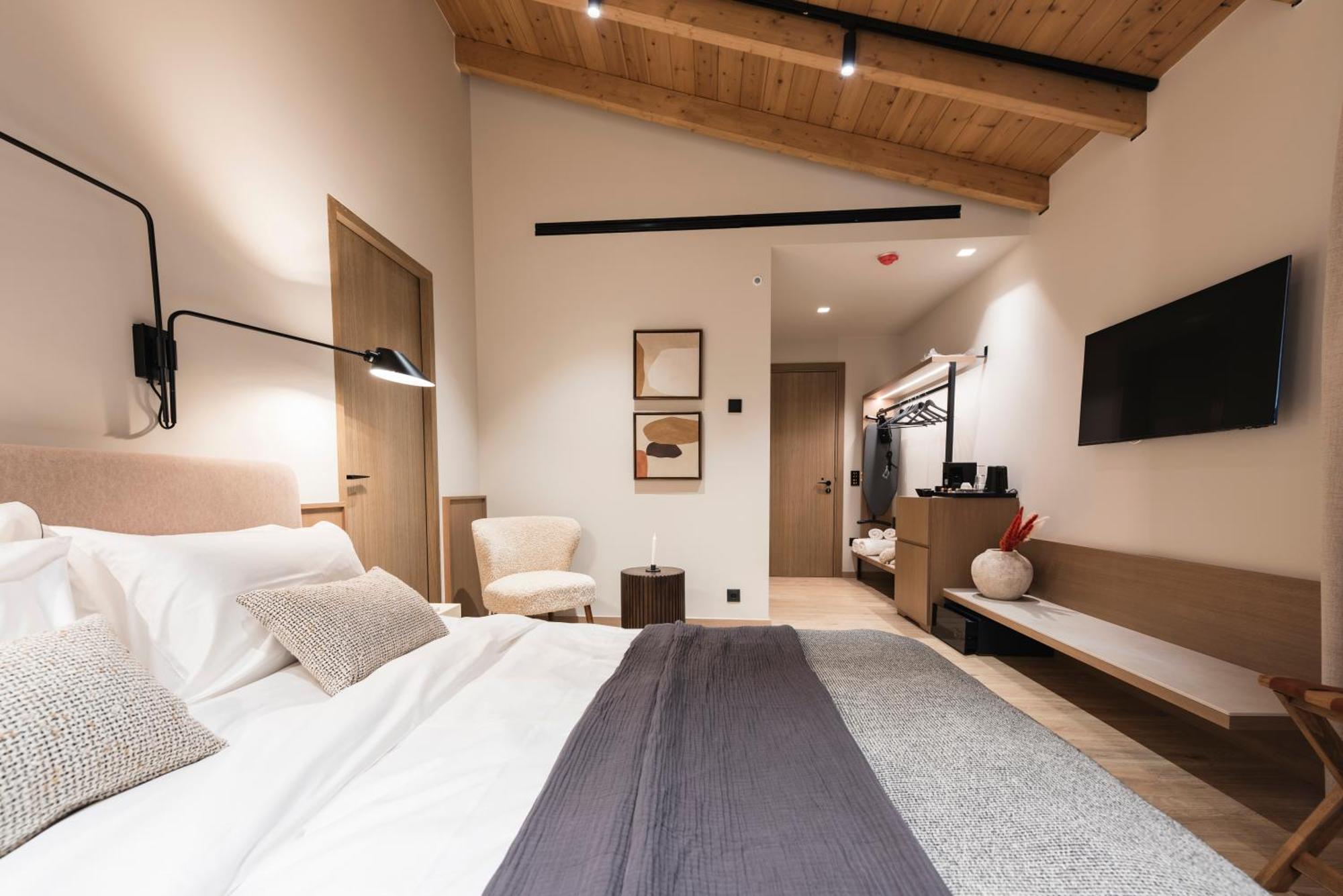 Revi Mountain Resort Boutique Hotel Καλάβρυτα Δωμάτιο φωτογραφία